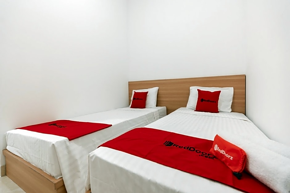 RedDoorz @ Graha Cemerlang Maros