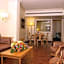 Le Commodore Hotel