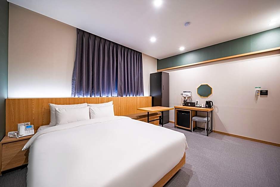 Changwon Palyongdong Hotel Leo