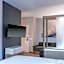 SpringHill Suites by Marriott Overland Park Leawood