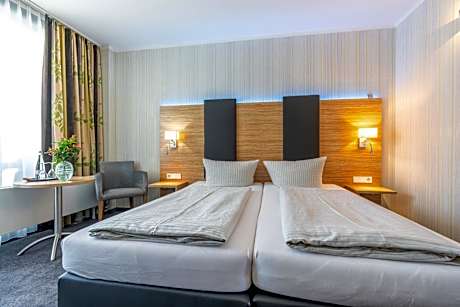 Triple Room with Lake View