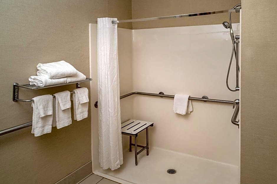 Country Inn & Suites by Radisson, Charleston South, WV