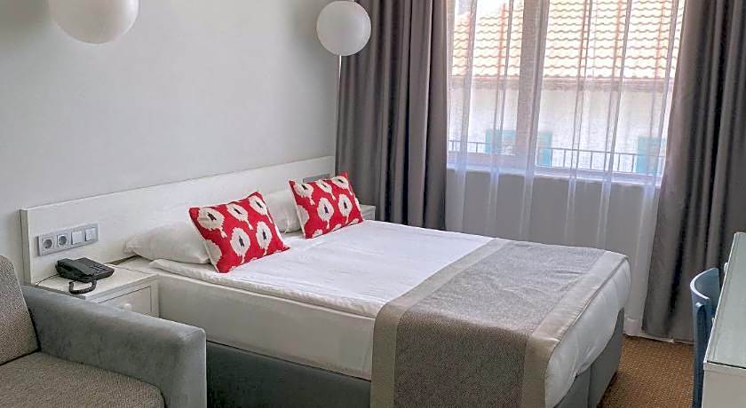 DELIGHT DELUXE HOTEL & SPA