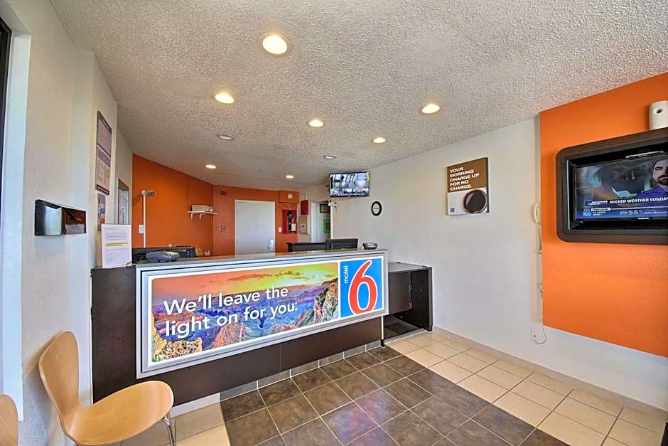 Motel 6-Laredo, TX - North I-35