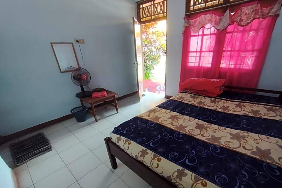 Hotel O Dannis Homestay Near Musholla Al Istiqomah Terawangan
