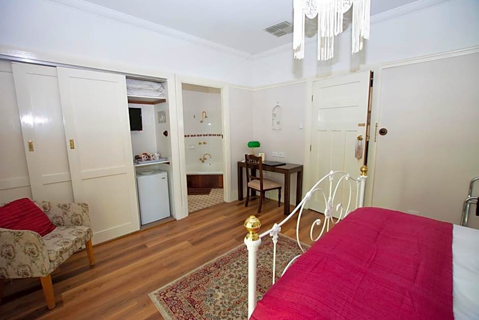 Rosebridge House Bed & Breakfast