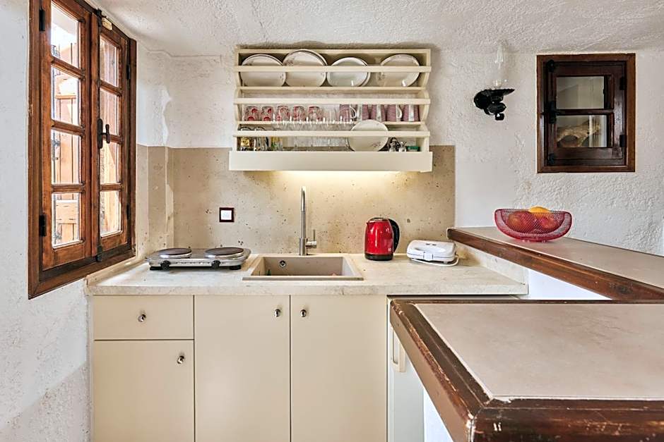 Mila Malia Studios Hotel