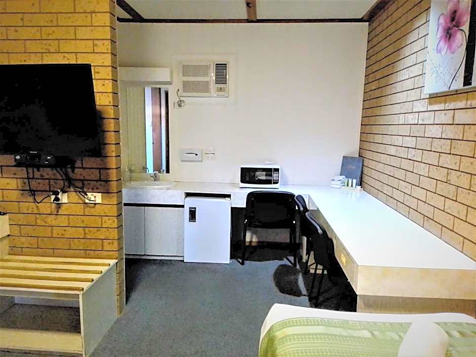 Country Home Motor Inn