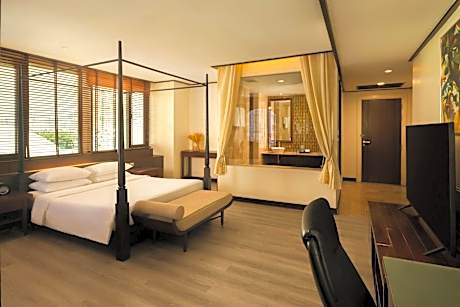 Deluxe Room (Corner Wing)