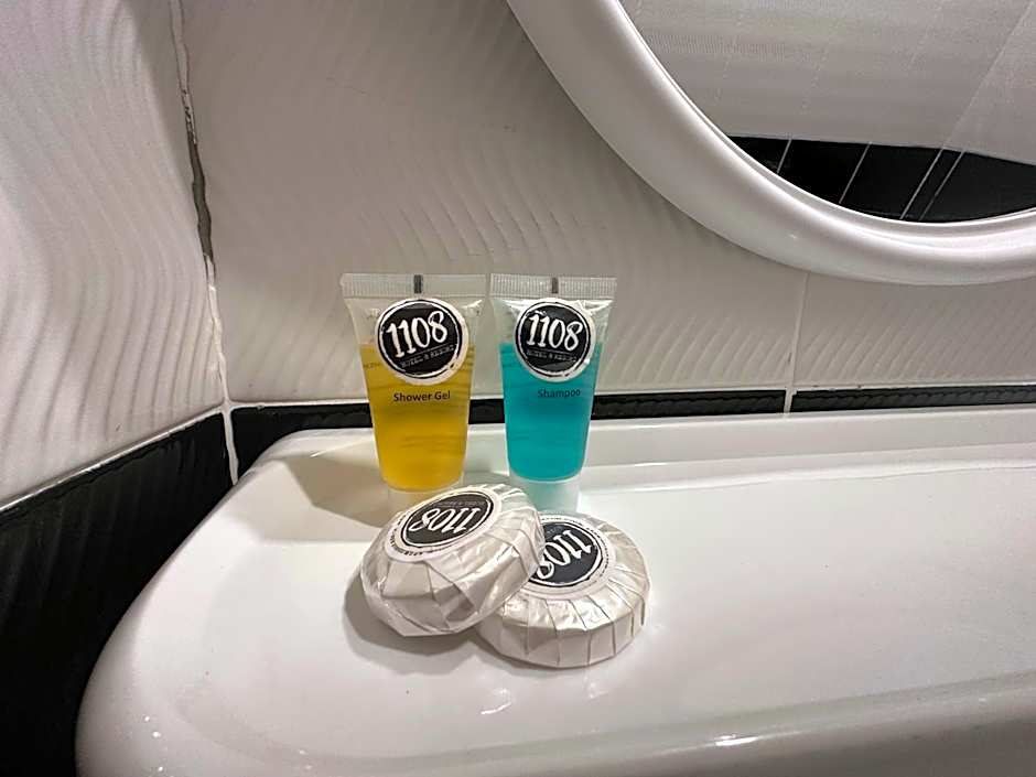 1108 Hotel Sungkai