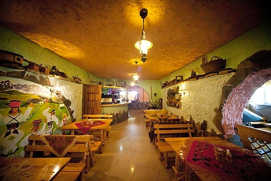 Grota zbójnicka apartament i pokoje