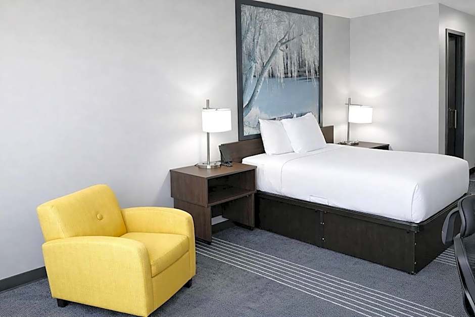Super 8 by Wyndham Salina I-70