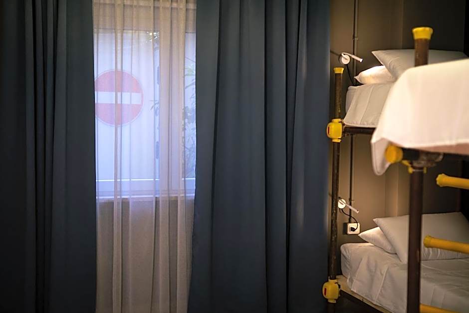 Hostelò - Luxury Hostel