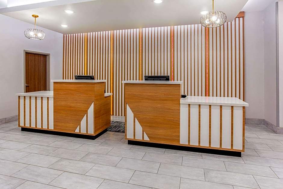 La Quinta Inn & Suites by Wyndham San Antonio Alamo City