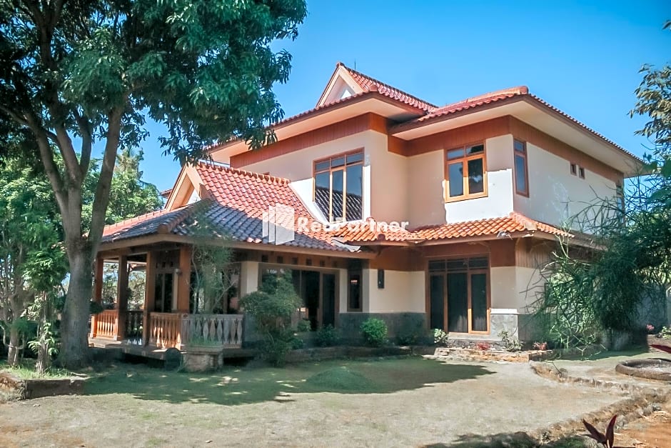 Villa Mawar Adinda Kuningan Syariah RedPartner