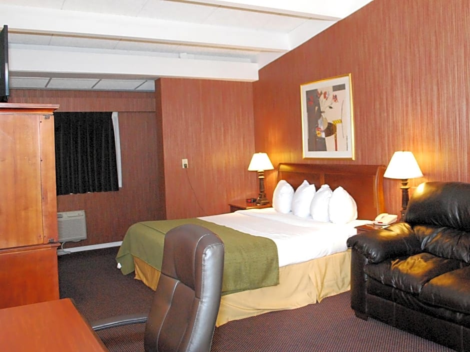 Travelodge by Wyndham Watertown