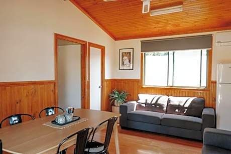 Deluxe Two-Bedroom Cabin