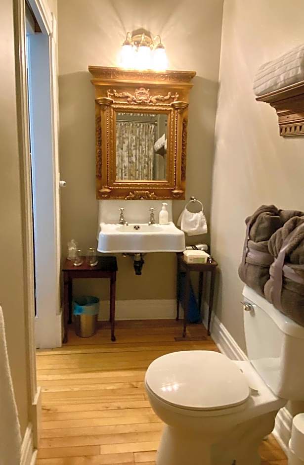 1000 Islands Bed and Breakfast-The Bulloch House