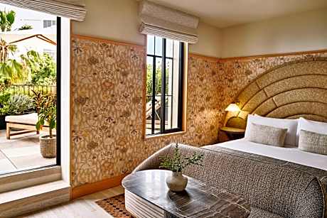 Landmark Garden Terrace, Guest room, 1 King