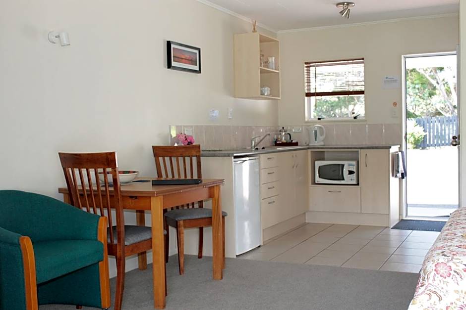 Ash Grove Boutique Motel