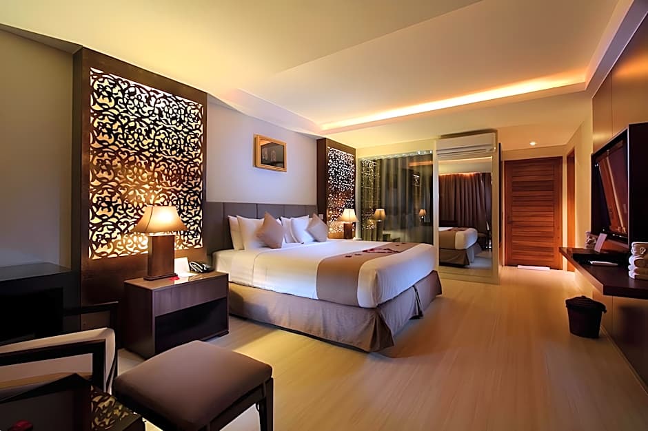 Villa Kayu Raja
