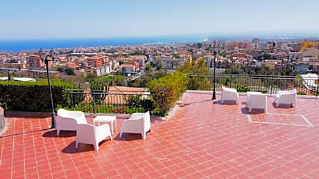 Deluxe Suite with Spa Bath