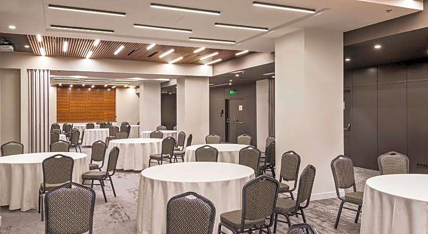 Holiday Inn Yerevan - Republic Square By IHG