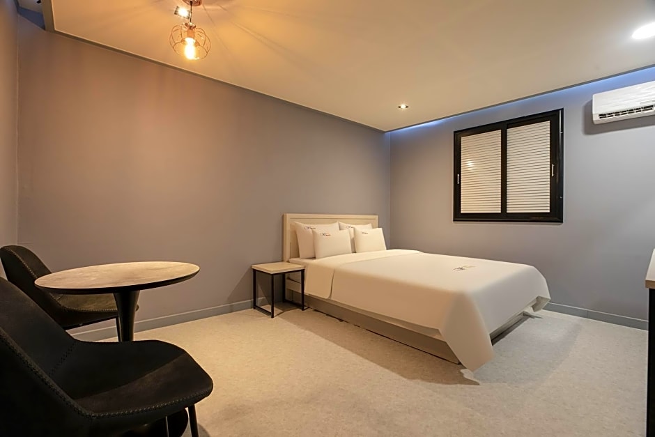 Goodstay World Hotel