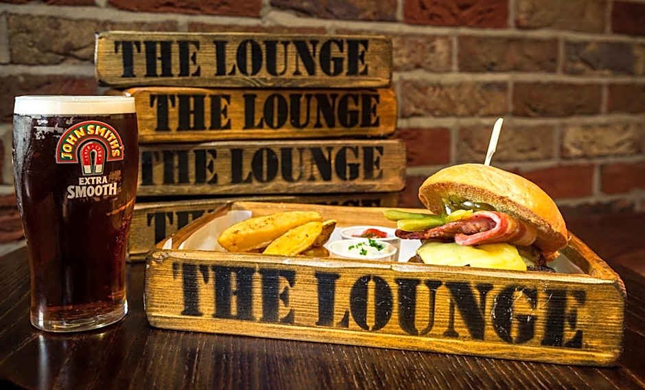 The Lounge Hotel & Bar