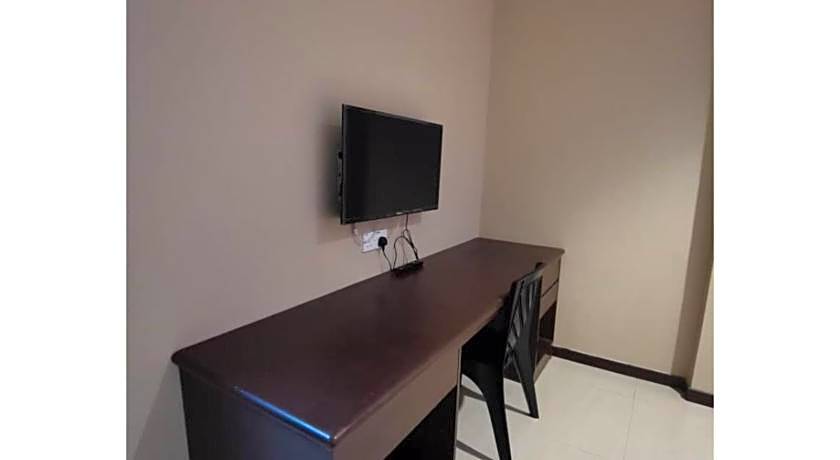 PAVILION INN HOTEL LUMUT