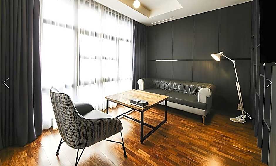 Yeoubi Hotel