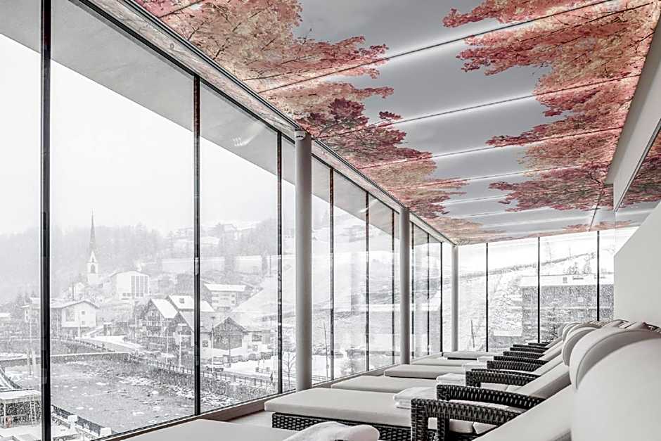 The Deluxe by Regina