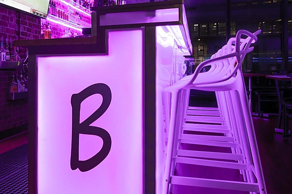 Travelodge by Wyndham Montreal Centre