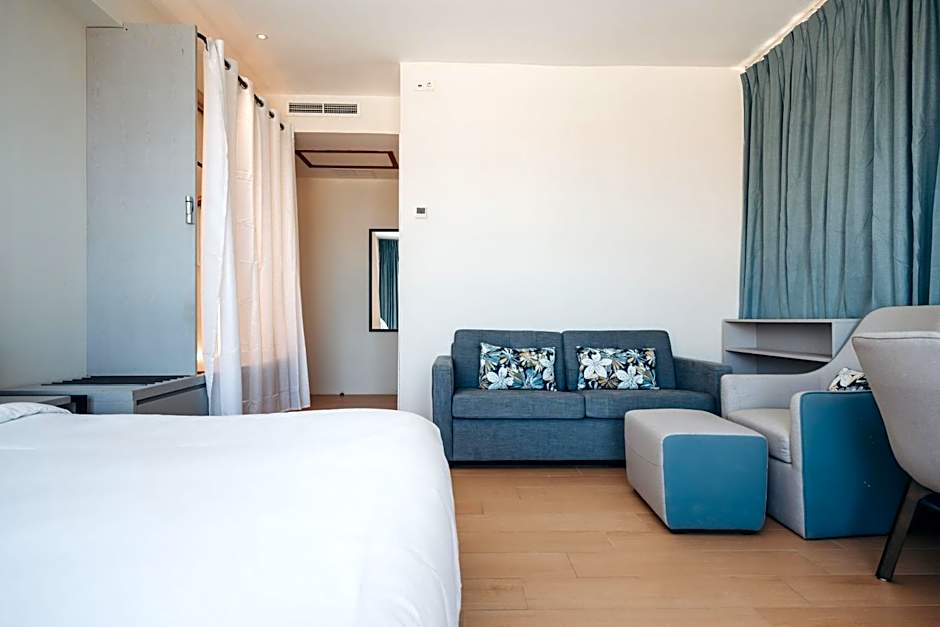 Elements Hotel & Shops Curacao