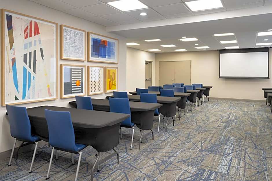 Holiday Inn Express Sheboygan-Kohler / I-43 By IHG