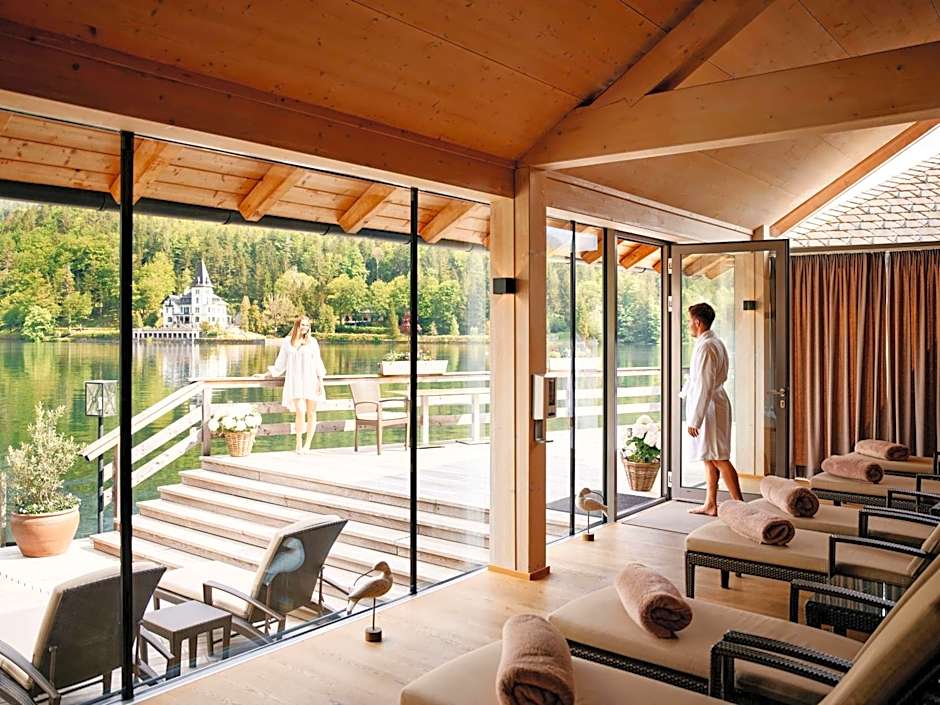 TAUROA Seehotel Grundlsee