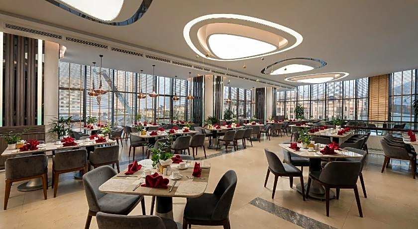 DeLaSea Ha Long Hotel - Modern Bayview Escape 