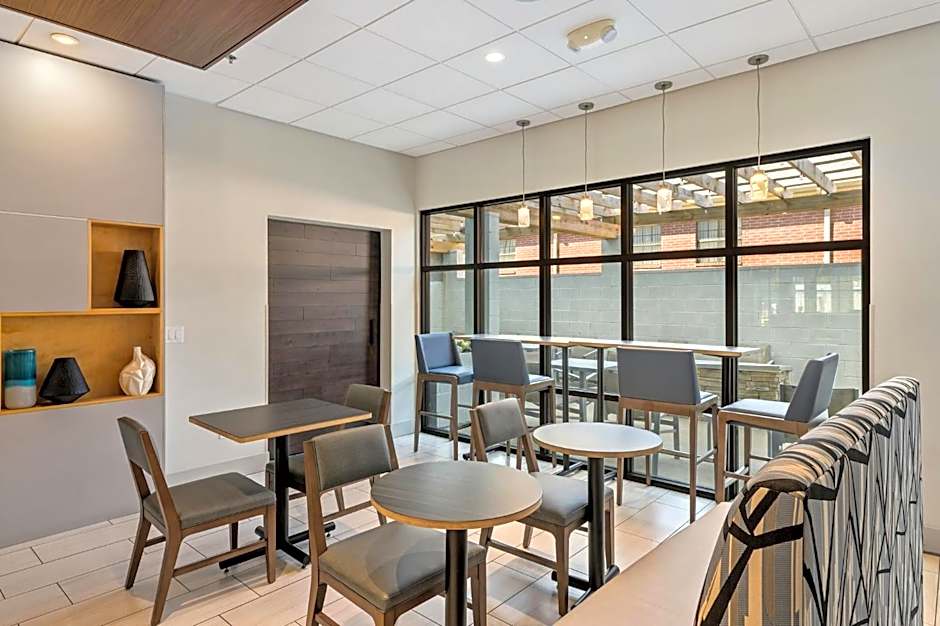 Holiday Inn Express and Suites White Hall By IHG