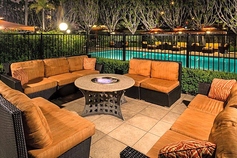 DoubleTree by Hilton Hotel Carson