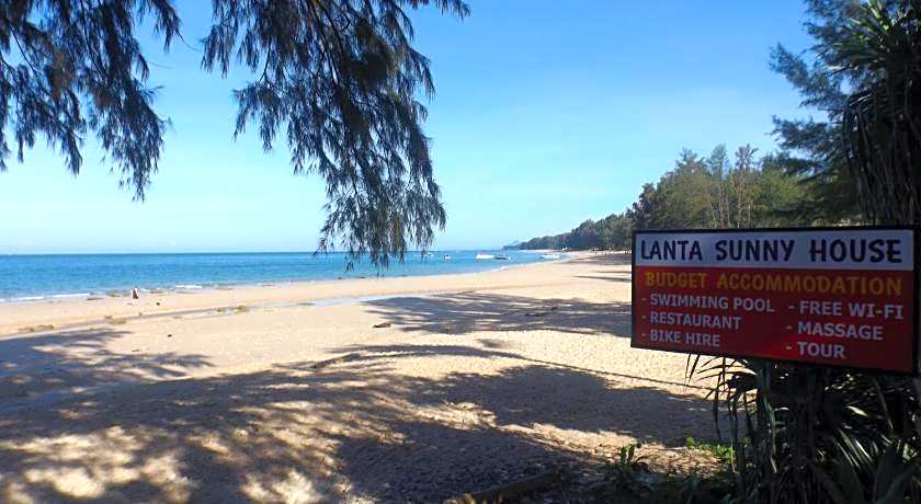 Lanta Long Beach Hostel