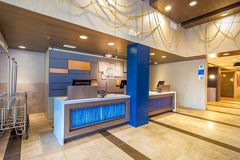 Holiday Inn Express Orange Beach - On The Beach By IHG