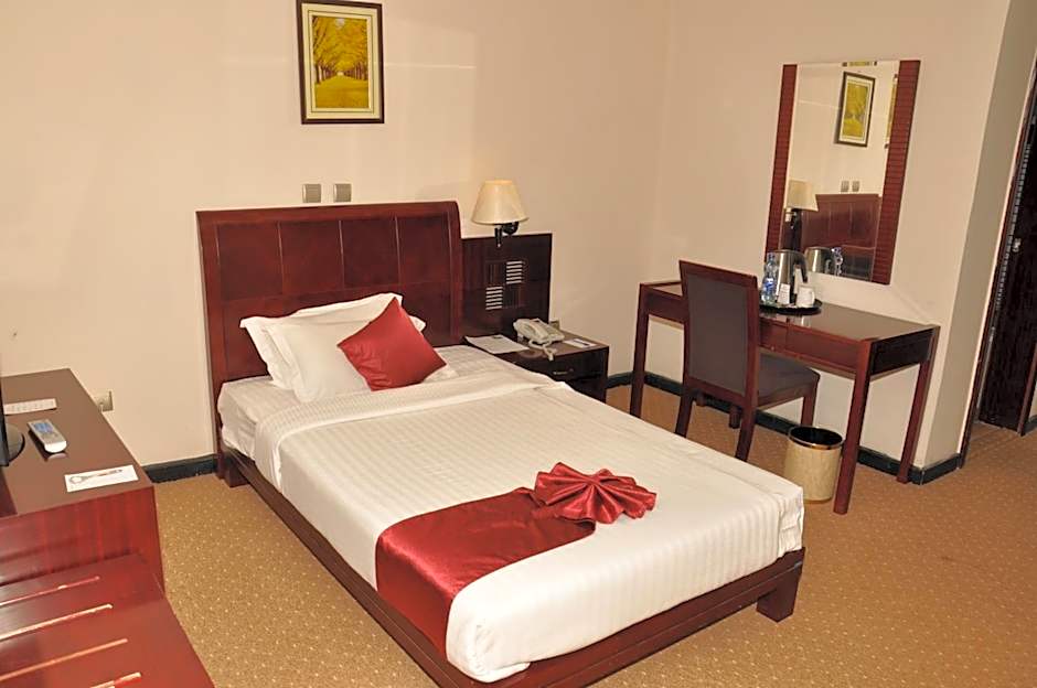 Kaleb Hotel