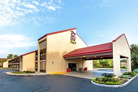 Red Roof Inn PLUS+ Mt Pleasant - Patriots Point