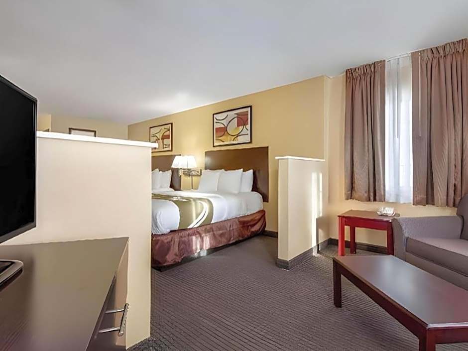 Quality Inn & Suites Lincoln North
