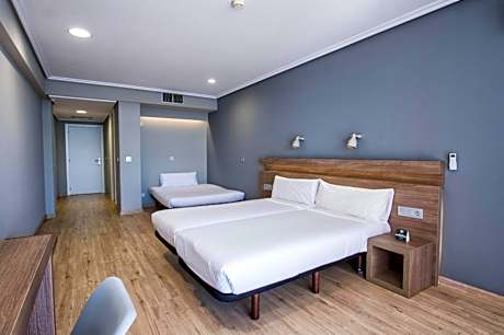 Quadruple Room with Sea View