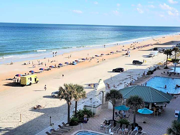 Beautiful one bedroom oceanfront condo