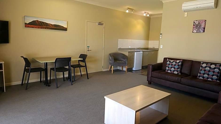 Sierra Motel and Apartments