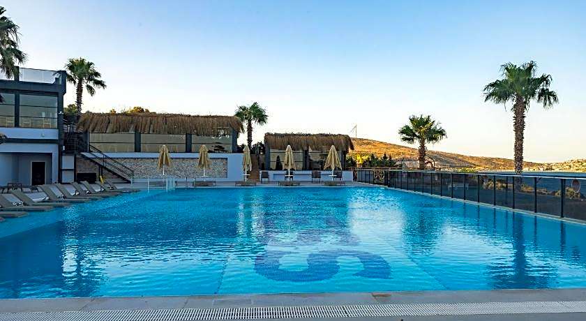 The Nowness Luxury Hotel & Spa