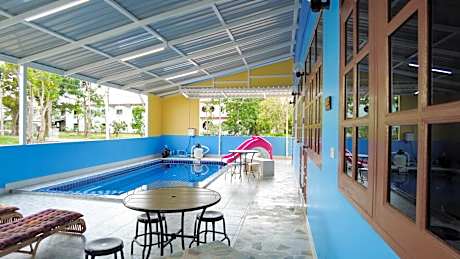 Phet Beach Pool Villa : Beach Glamping 