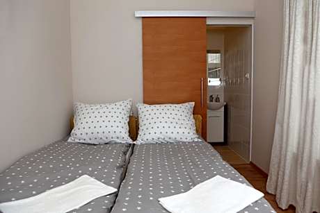 Deluxe Double Room with Shower